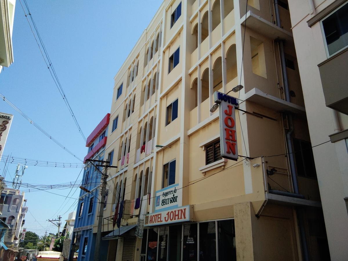 Hotel John 根尼亚古马里 外观 照片